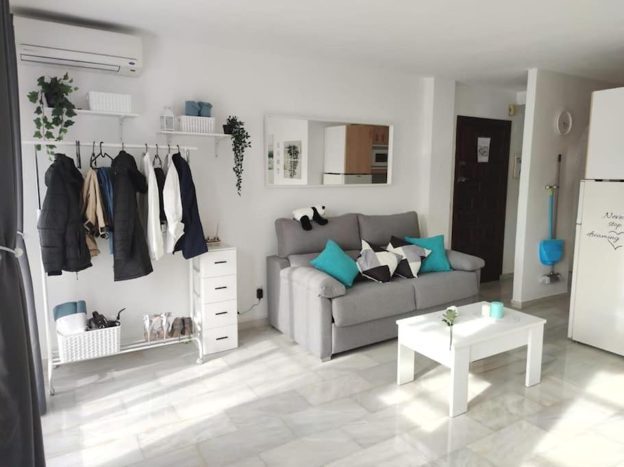 Apartamento Maika Benalsun Pueblo Evita Бенальмадена Экстерьер фото