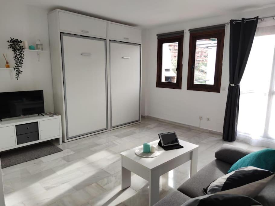 Apartamento Maika Benalsun Pueblo Evita Бенальмадена Экстерьер фото
